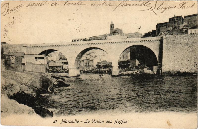Carte postale ancienne Marseille le pont et le Vallon des Auffes à Marseille