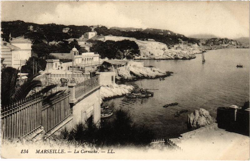 Carte postale ancienne Marseille la Corniche à Marseille