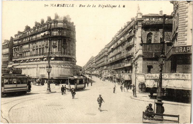 Carte postale ancienne Marseille Rue de la Republique à Marseille