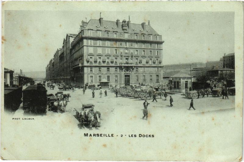 Carte postale ancienne Marseille les docks à Marseille