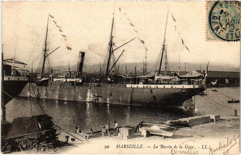 Carte postale ancienne Marseille Bassin de la Gare à Marseille