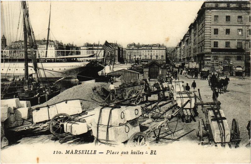 Carte postale ancienne Marseille Place aux huiles à Marseille