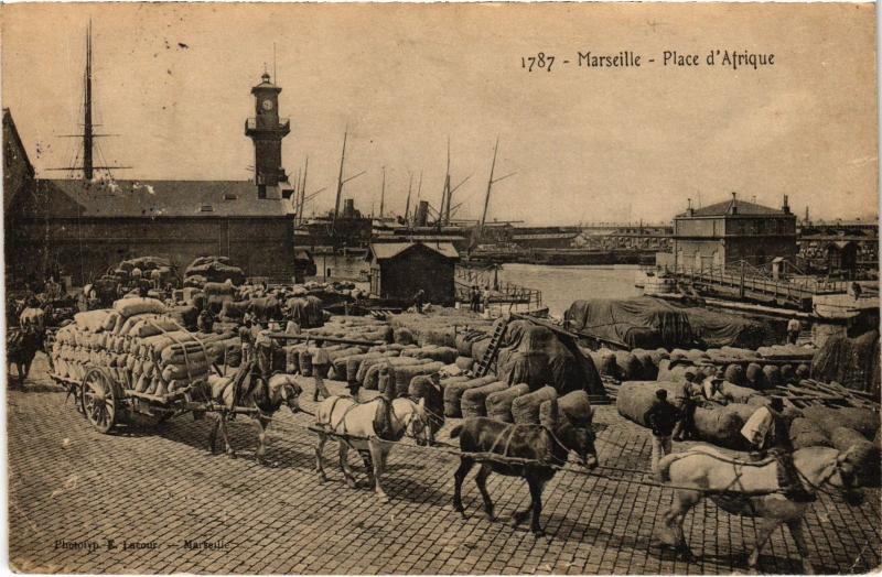 Carte postale ancienne Marseille Place d'Afrique à Marseille