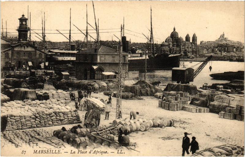 Carte postale ancienne Marseille Place d'Afrique à Marseille