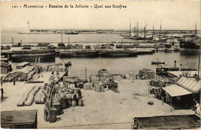 Carte postale ancienne Marseille Bassins de la Joliette Quai aux Soufres à Marseille
