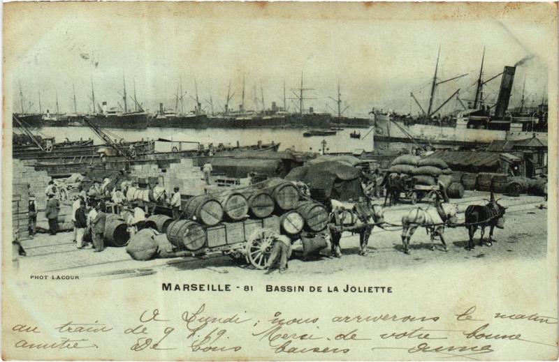 Carte postale ancienne Marseille Bassin de la Joliette à Marseille