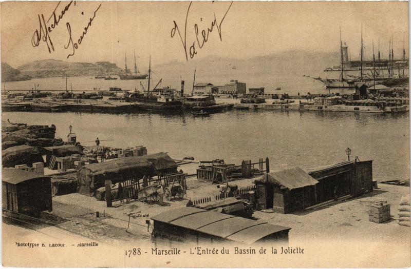 Carte postale ancienne Marseille entree du Bassin de la Joliette à Marseille