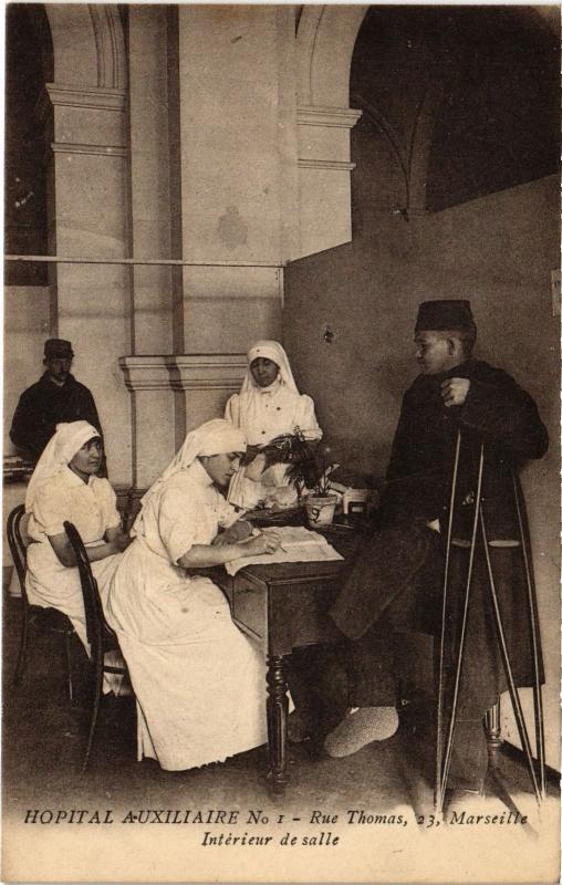 Carte postale ancienne Marseille Hopital Auxiliaire interieur de salle à Marseille