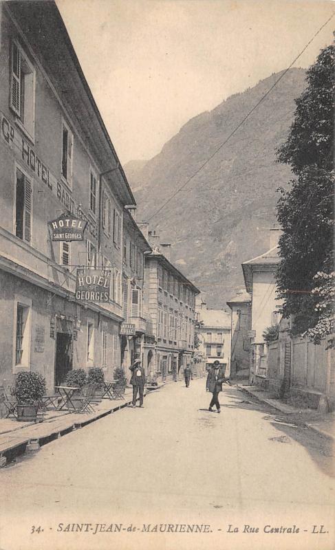 Carte postale ancienne Saint Jean De Maurienne - La Rue Centrale à Saint-Jean-de-Maurienne