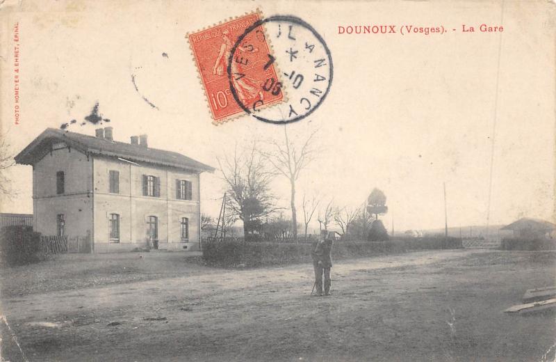 Carte postale ancienne Dounoux - La Gare à Dounoux