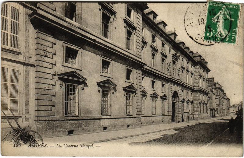 Carte postale ancienne Amiens Caserne Stengel à Amiens