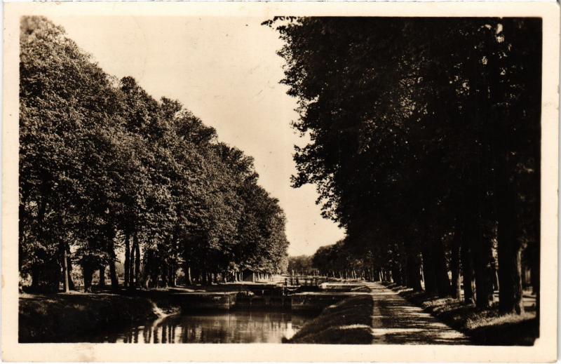 Carte postale ancienne Abbeville Jolies Promenades des Boulevards à Abbeville
