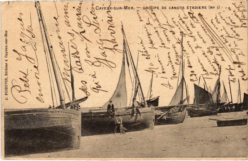 Carte postale ancienne Cayeux Groupe de canots