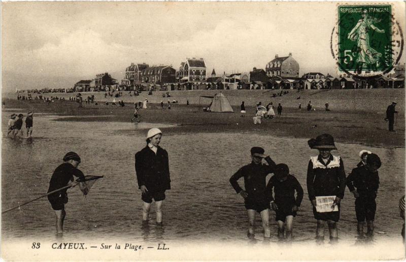Carte postale ancienne Cayeux sur la plage