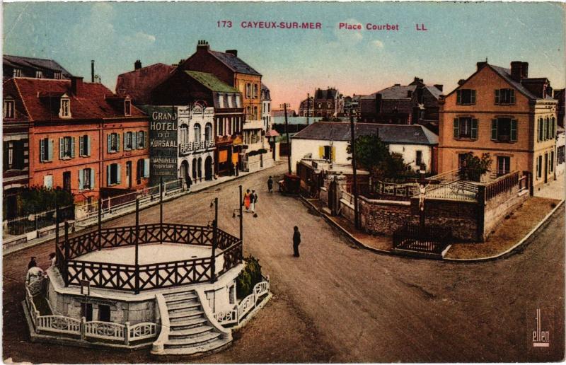 Carte postale ancienne Cayeux Place Courbet