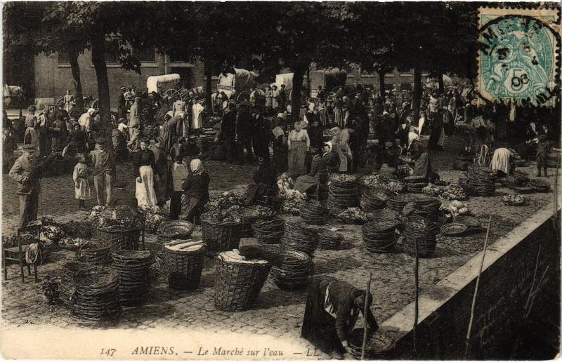 Carte postale ancienne Amiens le marche à Amiens