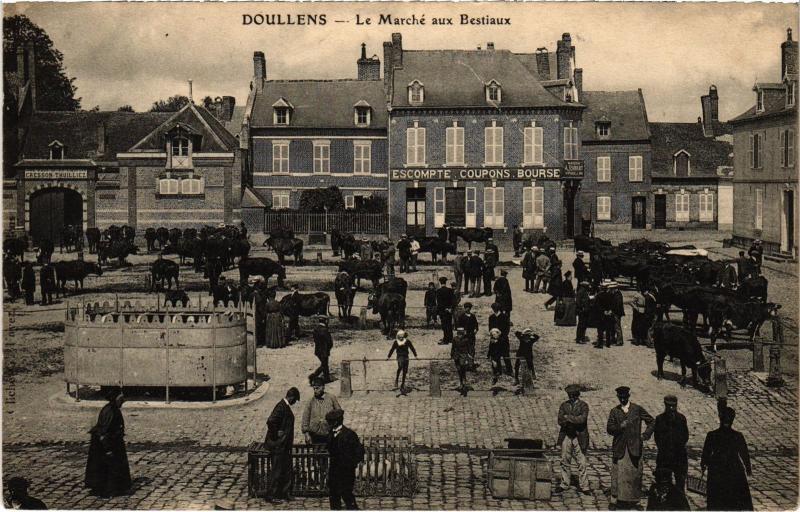 Carte postale ancienne Doullens Marche aux Bestiaux à Doullens