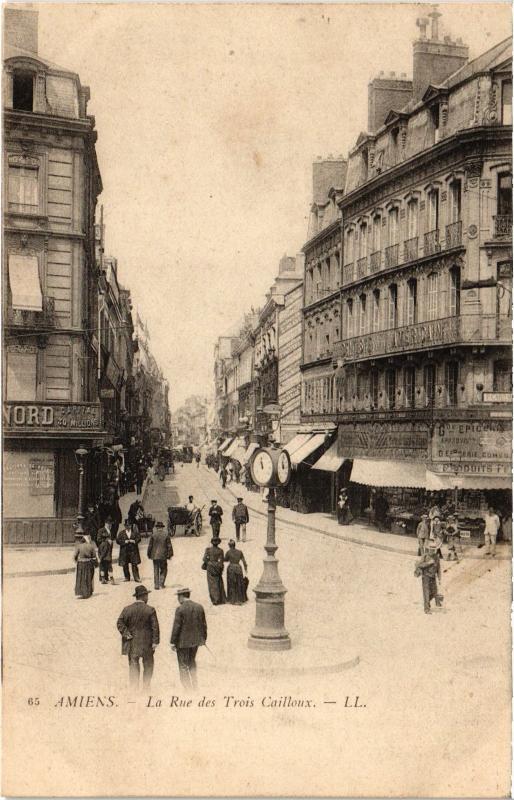 Carte postale ancienne Amiens Rue des Trois Cailloux à Amiens
