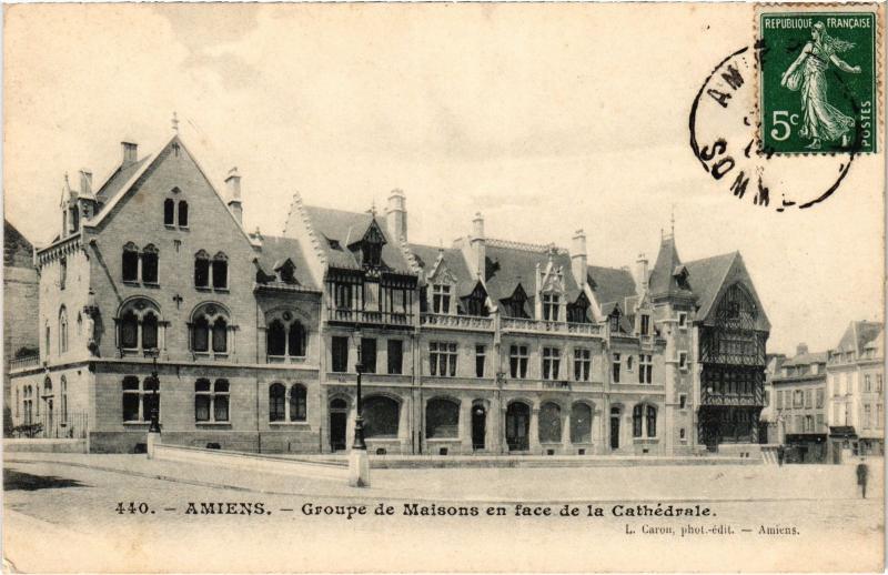 Carte postale ancienne Amiens Groupe de Maisons à Amiens