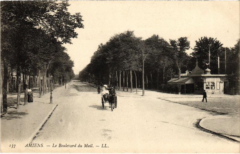 Carte postale ancienne Amiens Boulevard du Mail à Amiens