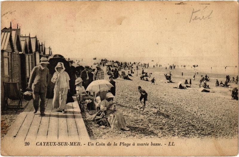 Carte postale ancienne Cayeux un coin de la plage