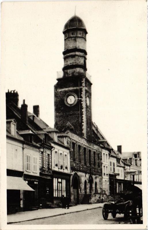 Carte postale ancienne Doullens le Beffroi à Doullens
