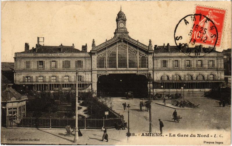 Carte postale ancienne Amiens la gare à Amiens
