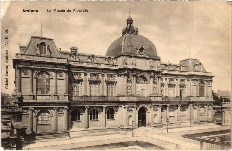 Carte postale ancienne Amiens Musee de Picardie à Amiens