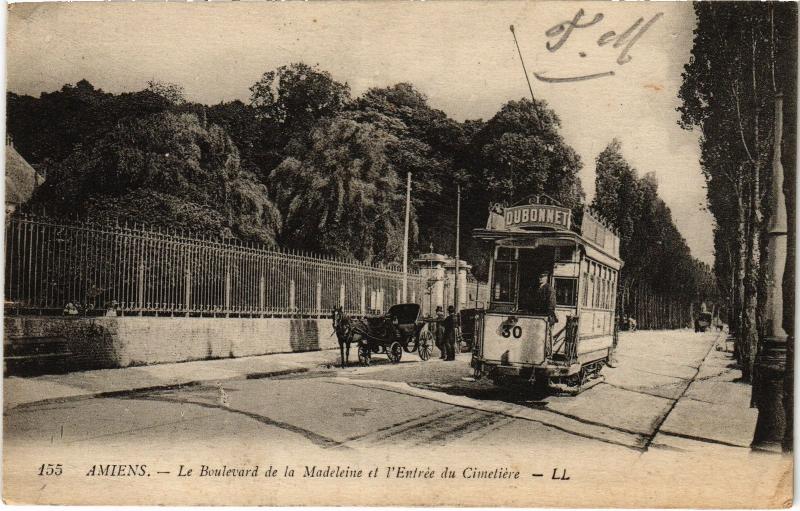 Carte postale ancienne Amiens Boulevard de la Madeleine à Amiens