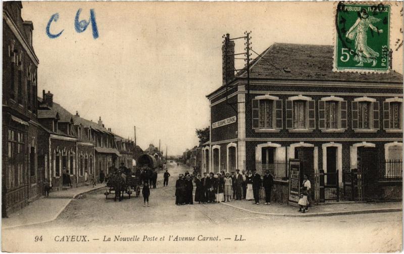 Carte postale ancienne Cayeux Nouvelle Poste et Avenue Carnot