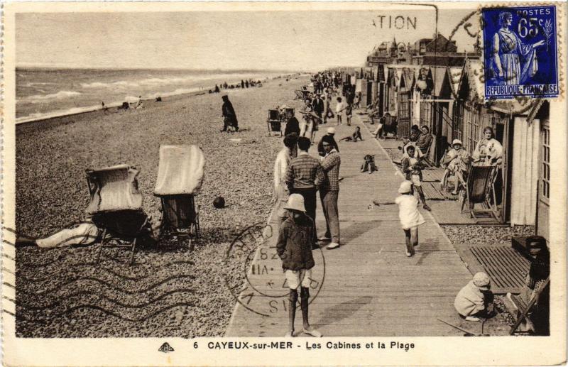 Carte postale ancienne Cayeux la plage et les cabines