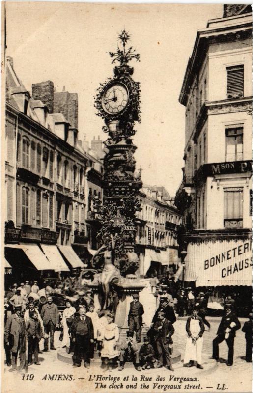 Carte postale ancienne Amiens Horloge et Rue des Vergeaux à Amiens