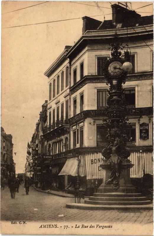 Carte postale ancienne Amiens Rue des Vergeaux à Amiens