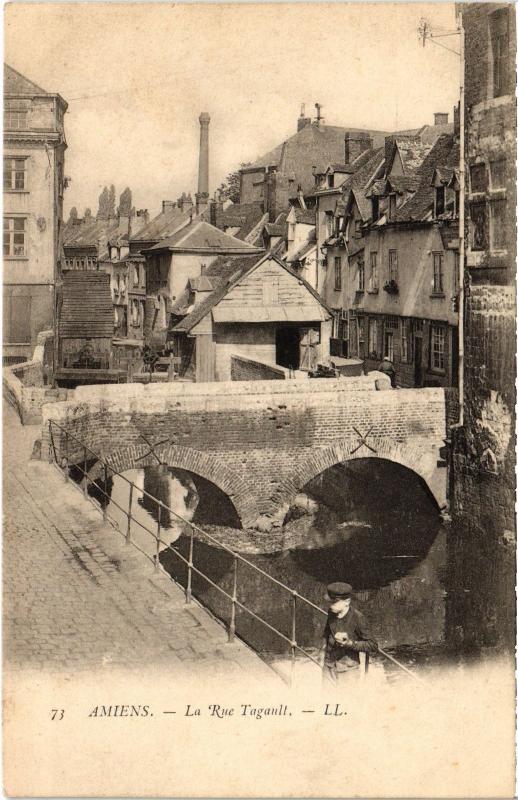 Carte postale ancienne Amiens Rue Tagault à Amiens