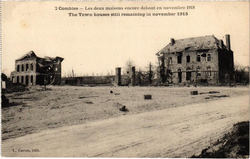 Carte postale ancienne Combles les deux maisons encore à Combles