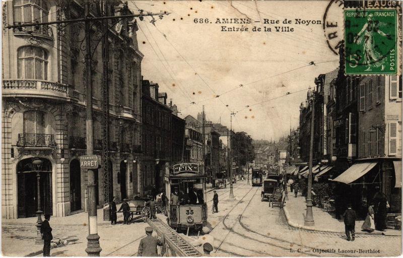 Carte postale ancienne Amiens Rue de Noyon à Amiens