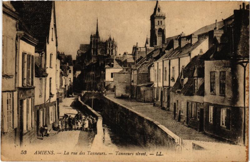 Carte postale ancienne Amiens Rue des Tanneurs à Amiens