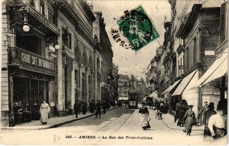 Carte postale ancienne Amiens Rue des Trois Cailloux à Amiens