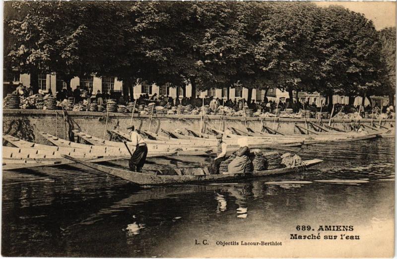 Carte postale ancienne Amiens le marche sur l'Eau à Amiens