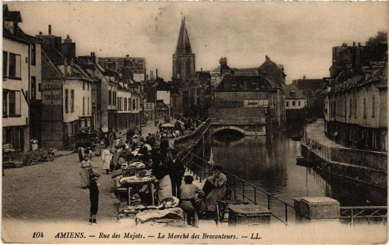 Carte postale ancienne Amiens Rue des Majots à Amiens