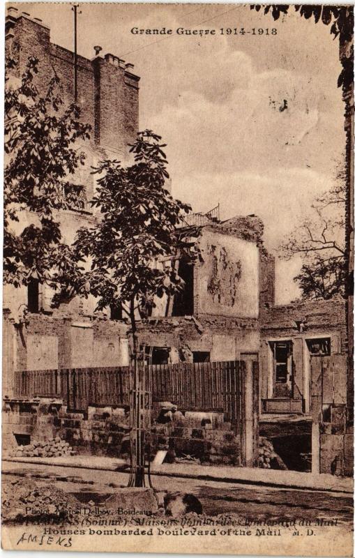 Carte postale ancienne Amiens Houses bombarded boulevard of the Mail à Amiens
