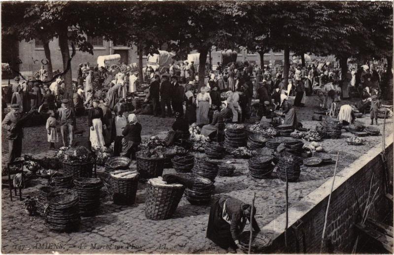 Carte postale ancienne Amiens le marche à Amiens