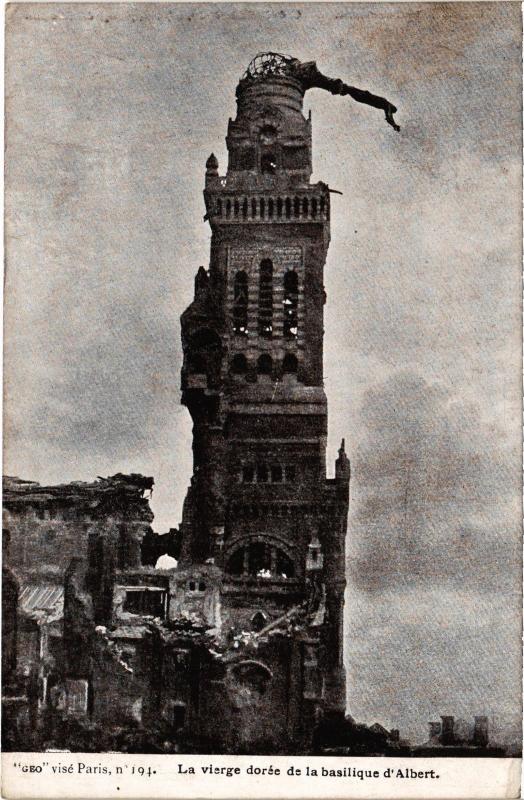 Carte postale ancienne Albert la vierge doree de la Basilique à Albert