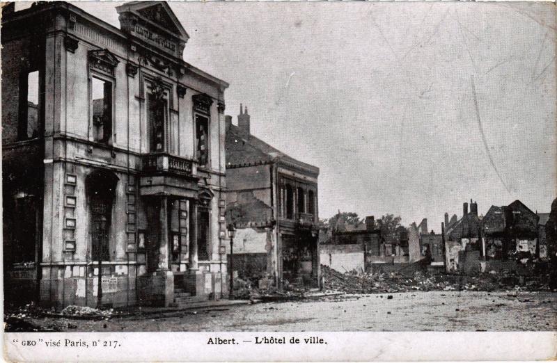 Carte postale ancienne Albert Hotel de Ville à Albert