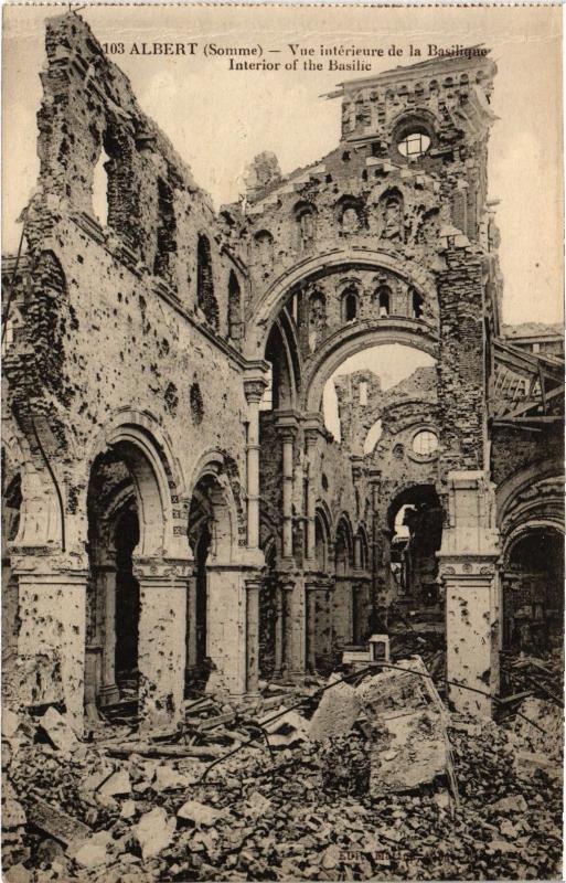 Carte postale ancienne Albert la Basilique vue interieure à Albert
