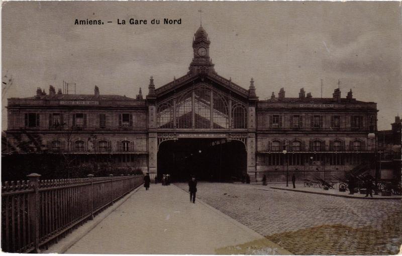 Carte postale ancienne Amiens la gare à Amiens
