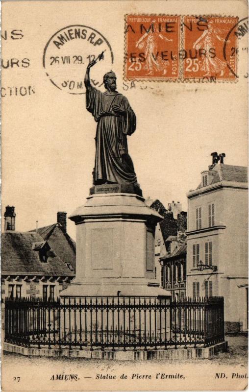 Carte postale ancienne Amiens Statue de Pierre l'Ermite à Amiens