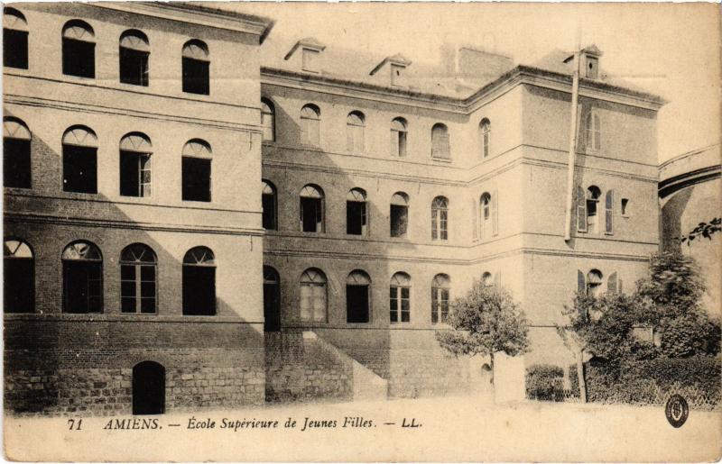 Carte postale ancienne Amiens Ecole Superieure à Amiens