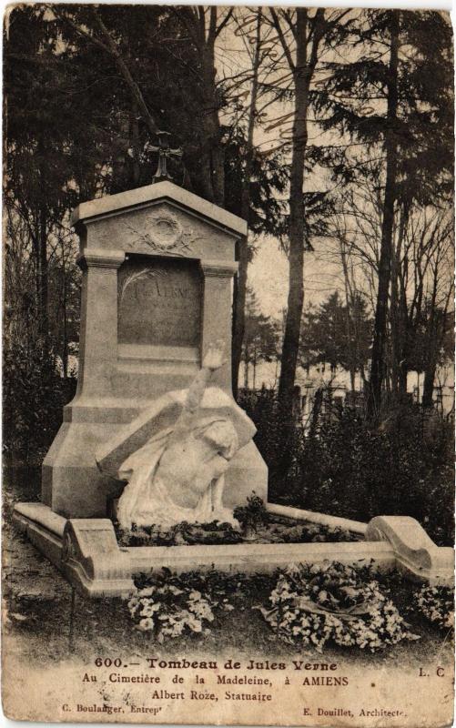 Carte postale ancienne Amiens Tombeau de Jules Verne à Amiens