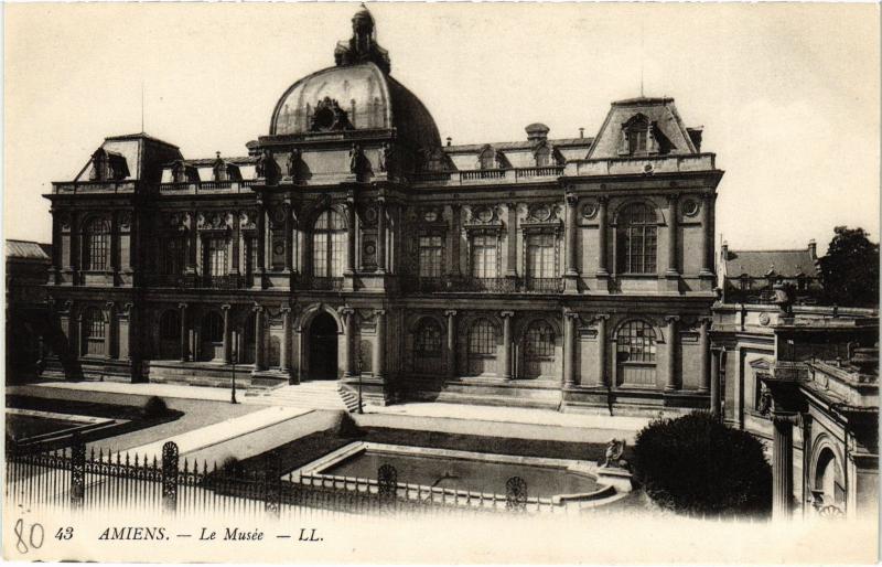 Carte postale ancienne Amiens le Musee à Amiens